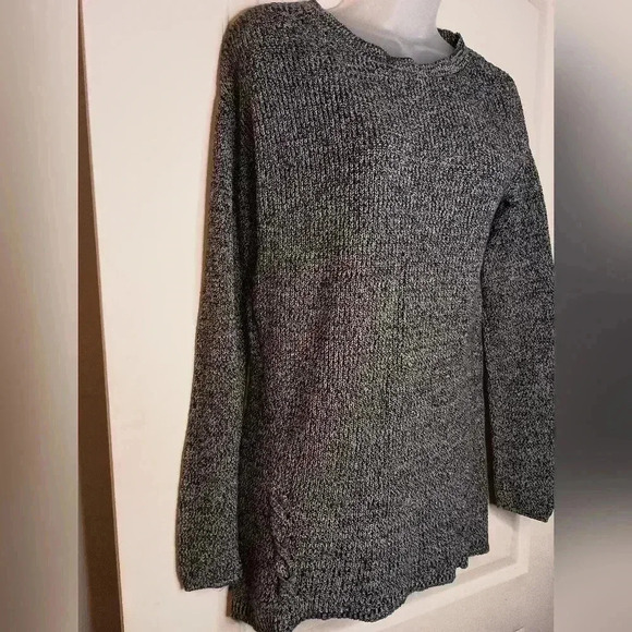 Lady's ANA oversized boxy comfy knitted sweater (#804) - Picture 4 of 6